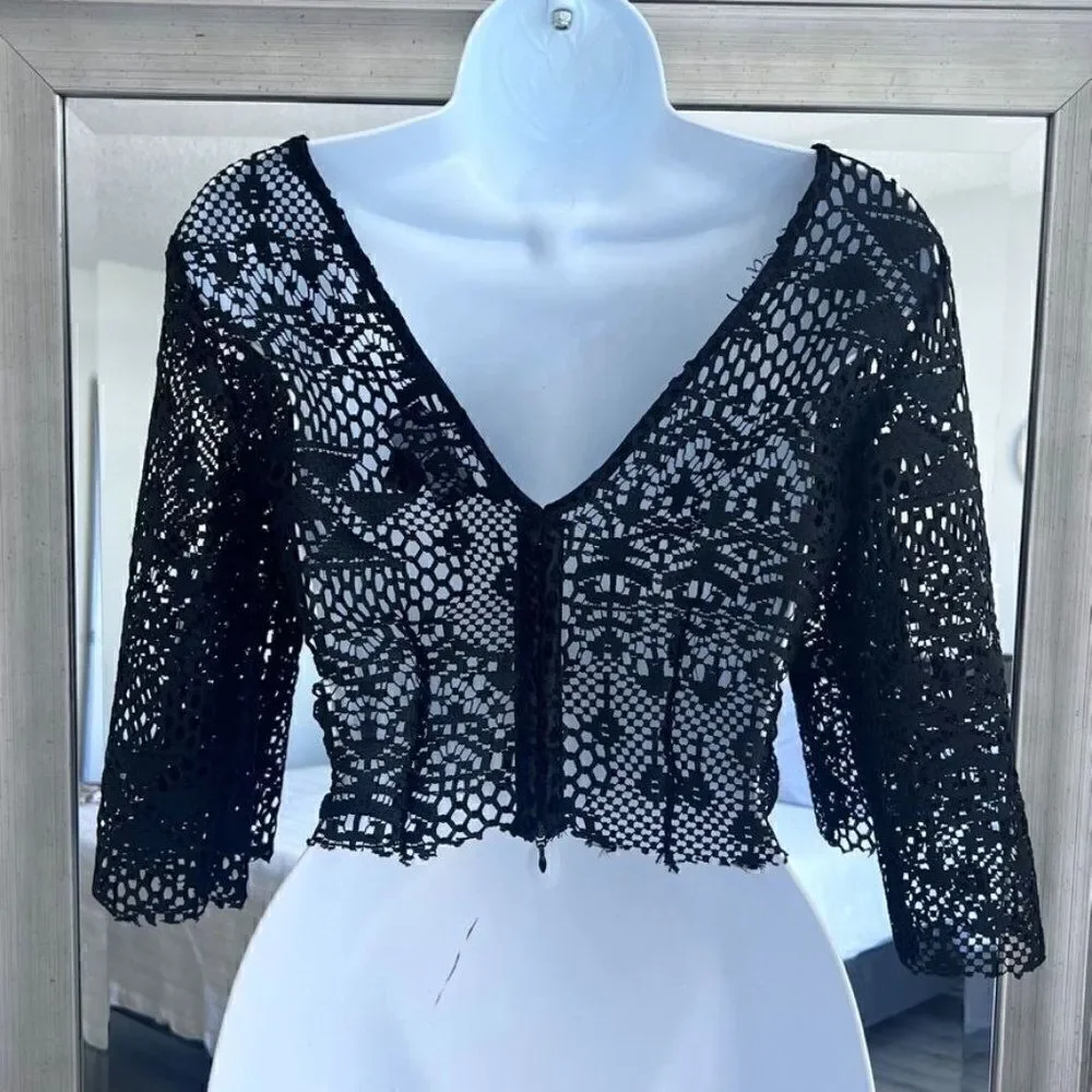 H&M Long Sleeve Lace Crop Top Color Black Size 4